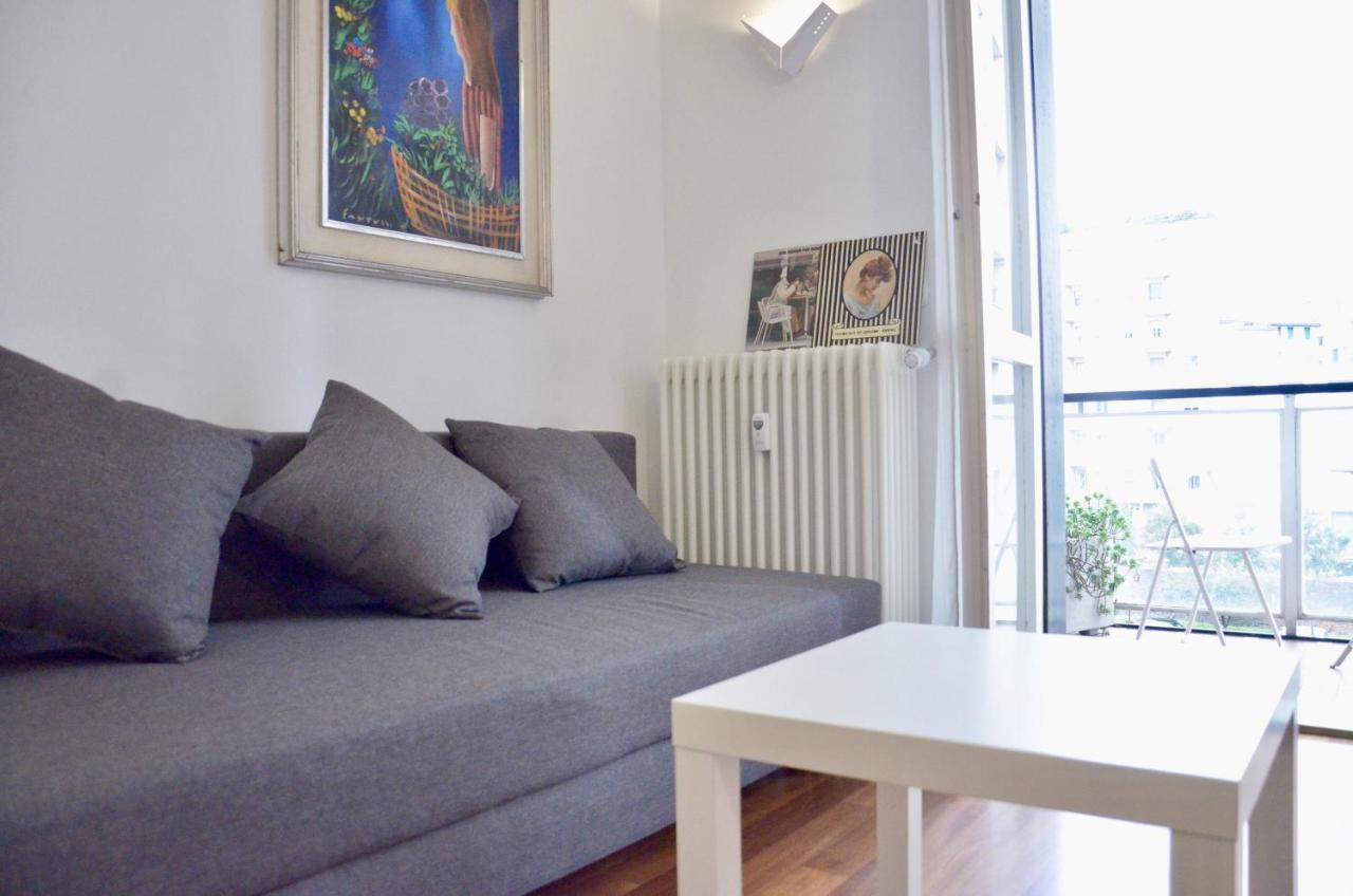 New Renovated Apartment With Balcony Porta Romana 米兰 外观 照片
